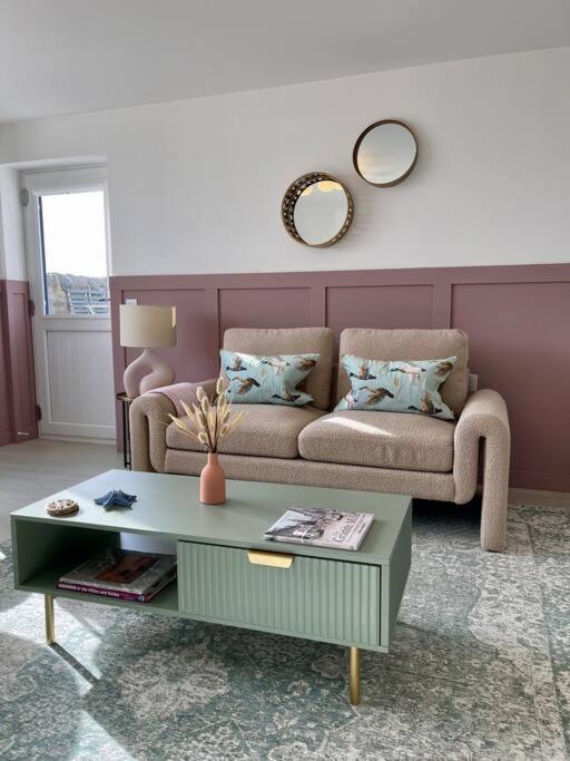 Lighthouse Cottage With Hottub Aberdeen Bagian luar foto