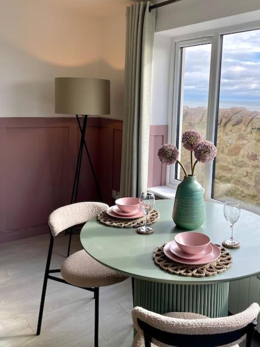 Lighthouse Cottage With Hottub Aberdeen Bagian luar foto